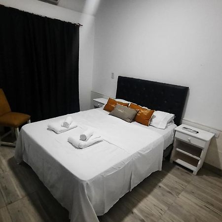 Solano House Panzió Termas de Río Hondo Kültér fotó