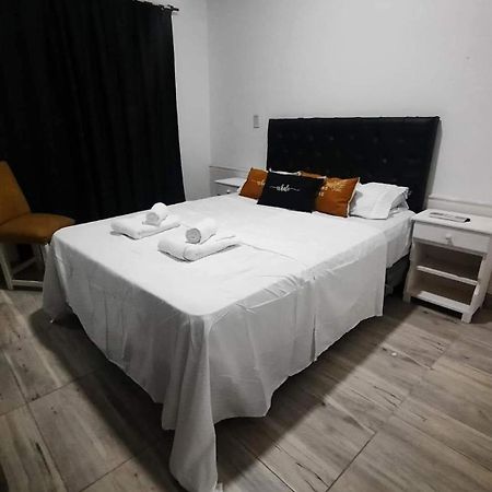 Solano House Panzió Termas de Río Hondo Kültér fotó